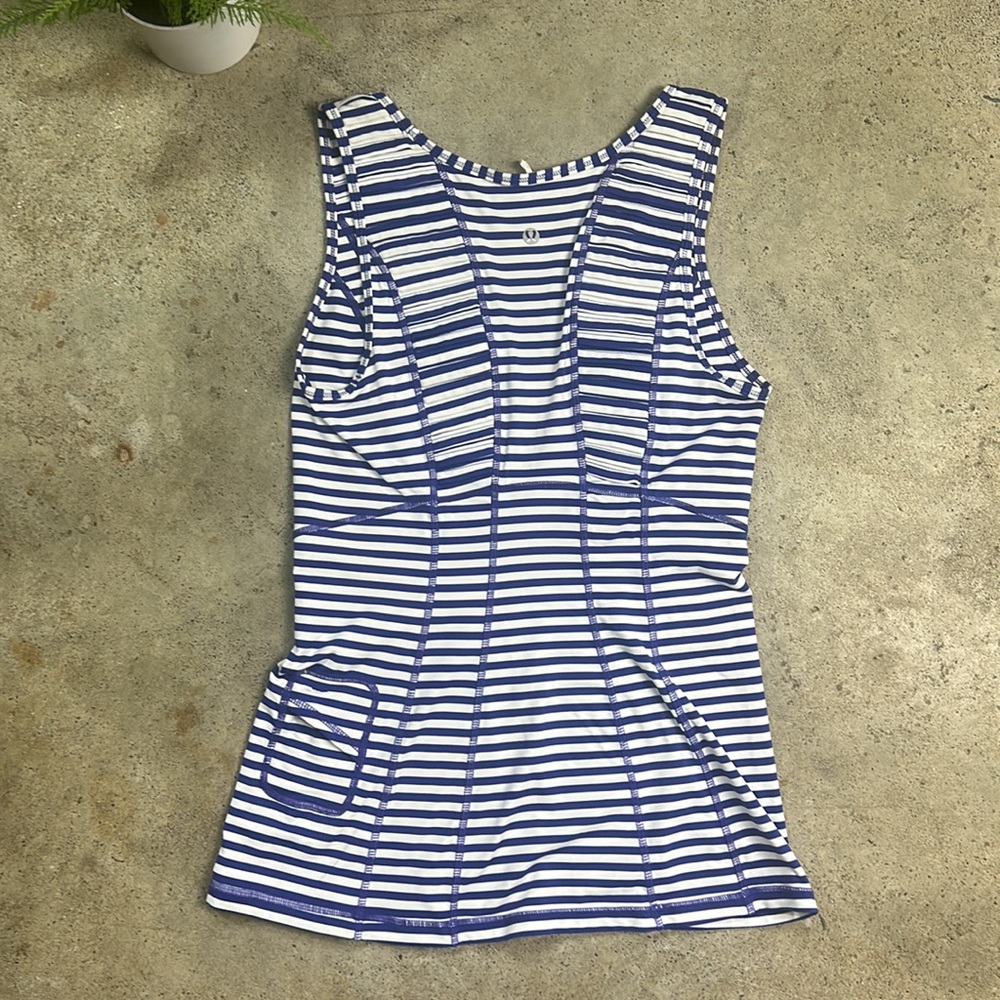 Lululemon stripped Tank Blue White - Picture 5 of 7